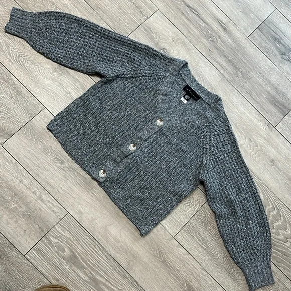 Know . One . Cares Sweater - Picture 9 of 9